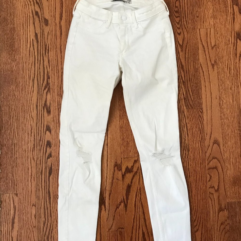 Abercrombie & Fitch Low Rise Ankle Jean